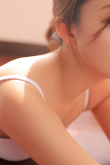 女人脱裤头